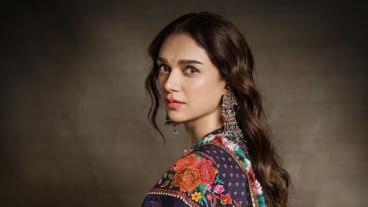aditi rao hydari warns photographers about fake whatsapp account and photoshoot scam