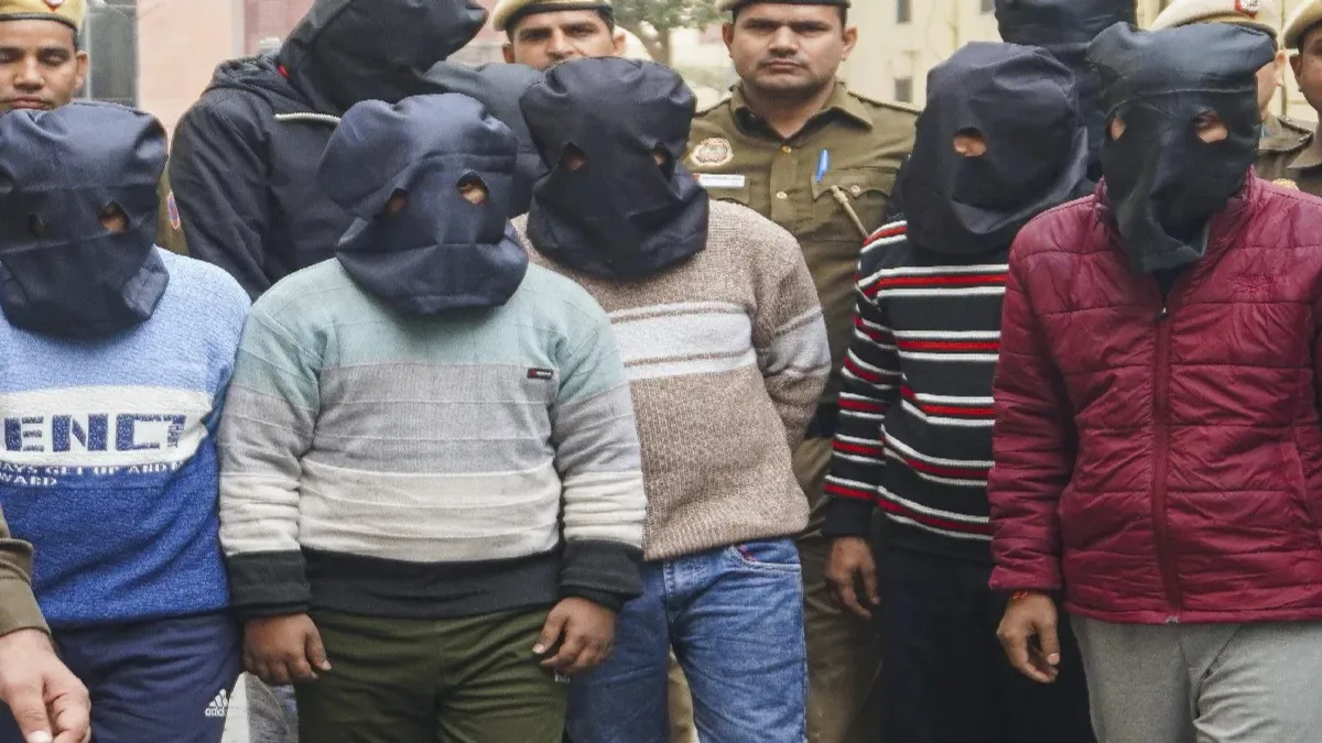 बांग्लादेश से इलाज कराने मेडिकल वीजा लेकर बंगाल आए, यहीं बस गए