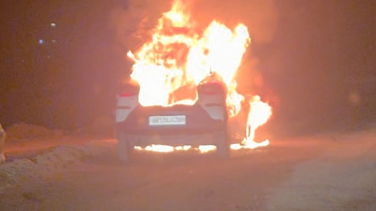 a car caught fire in rohtak burning to ashes in no time a major accident was averted