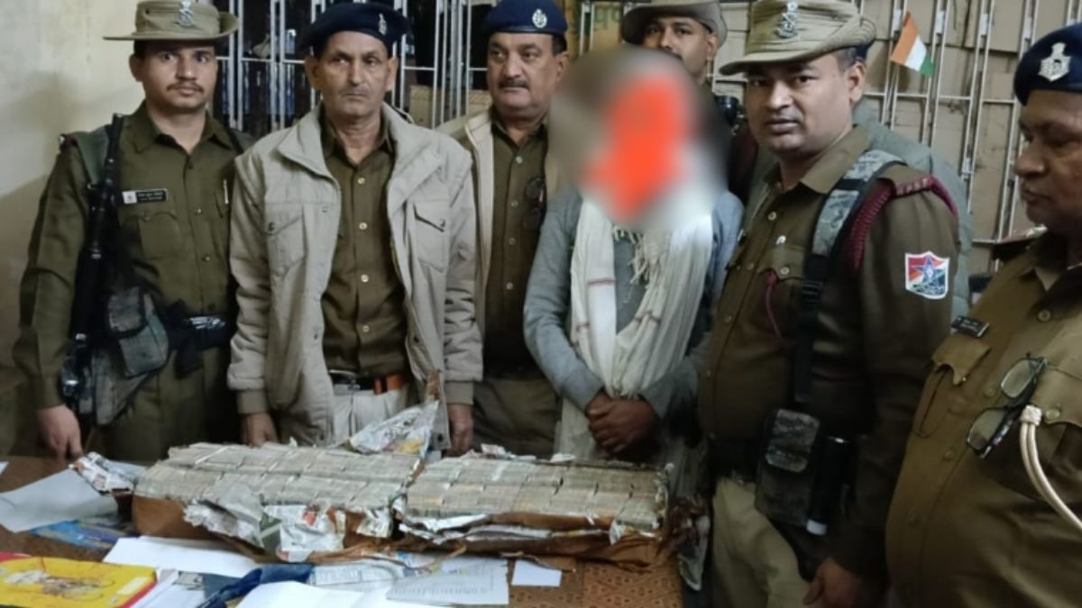 70 lakhs recovered from passenger on duronto express in jhajha