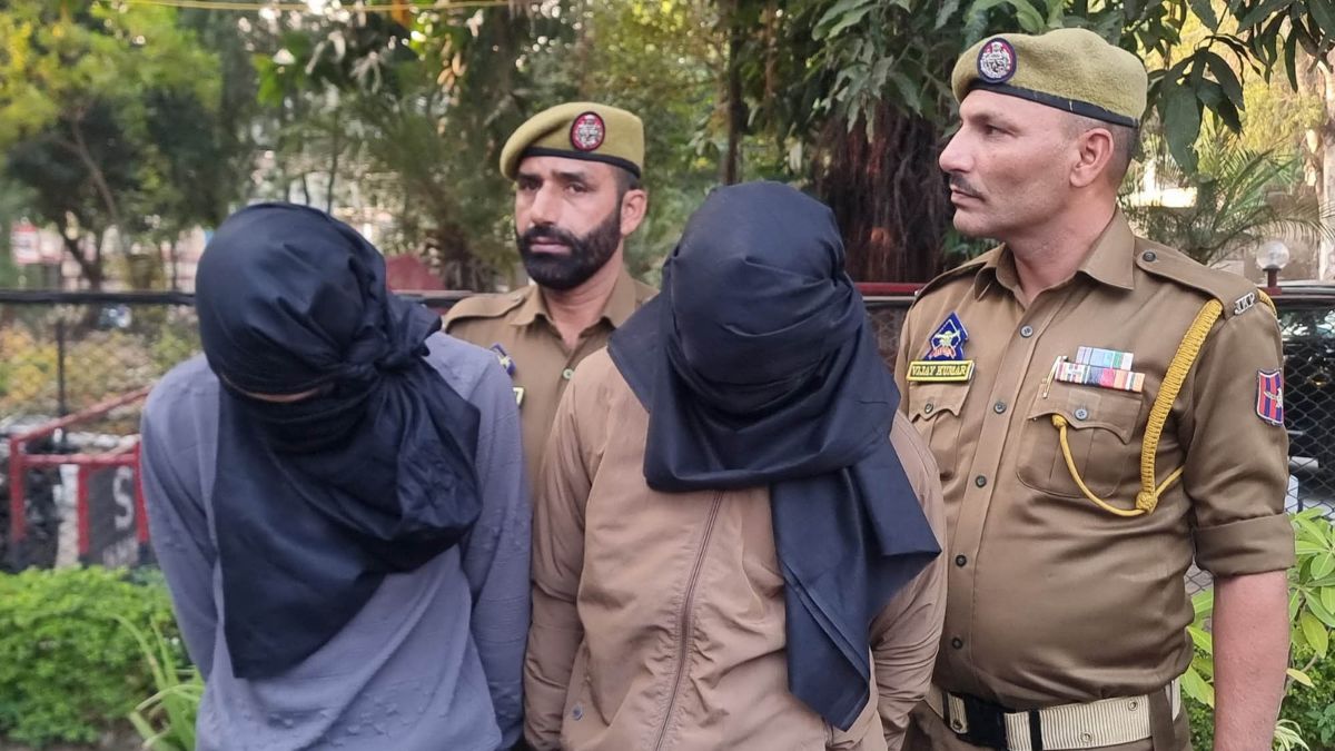 jammu more than 3 kg heroin consignment seized two couriers arrested