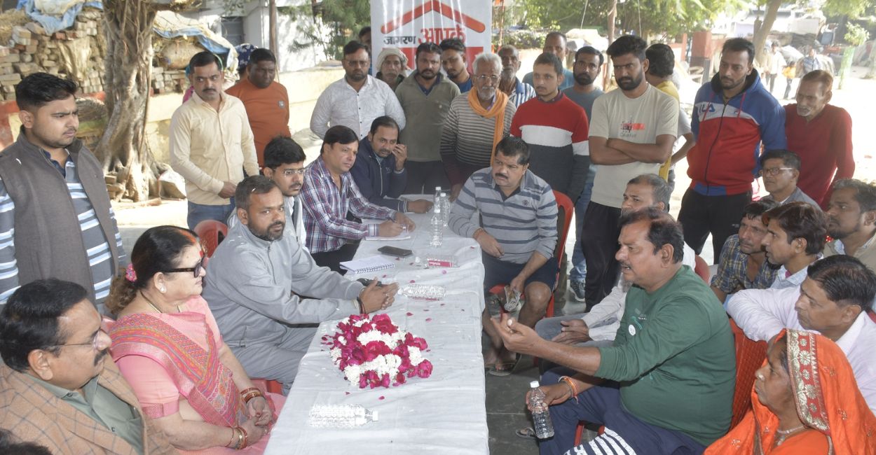 kanpur ward no 6 people troubled by drinking water dirt and broken roads