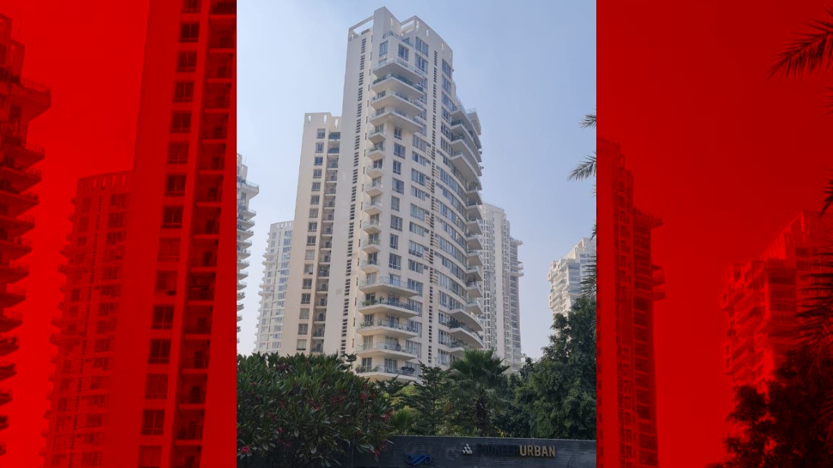 gurugram 5yearold falls from 22nd floor balcony dies