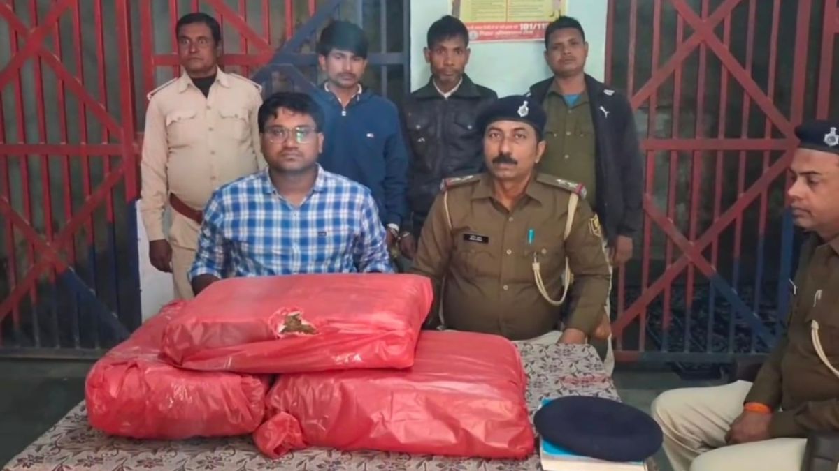 vaishali police seizes 21 kg ganja two smugglers arrested
