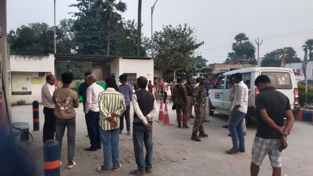 Vaishali News: बेलसर पेट्रोल पंप कर्मचारी से 50 हजार की लूट, बदमाशों ने की फायरिंग
