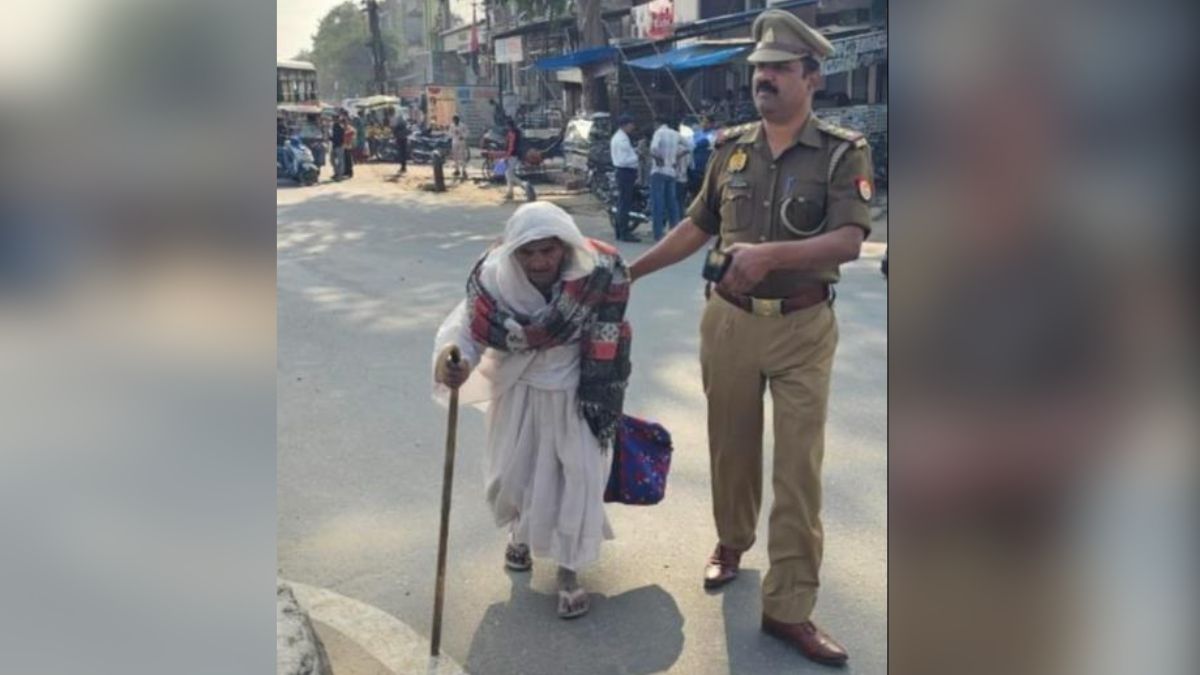 mainpuri police issues 459 traffic violations collects over 5 lakh in fines