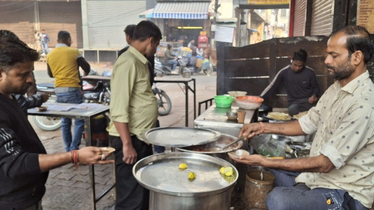 agra famous street food unmatched in taste tandoori chole and paneer tawa bhatura