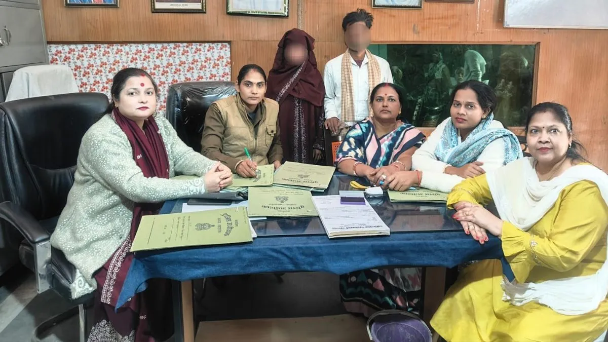 शराब पीकर मारता था पति तो मायके चली गई पत्नी, यूं हुई दंपती में सुलह
