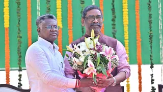 हेमंत सोरेन ने दी बधाई। (जागरण)