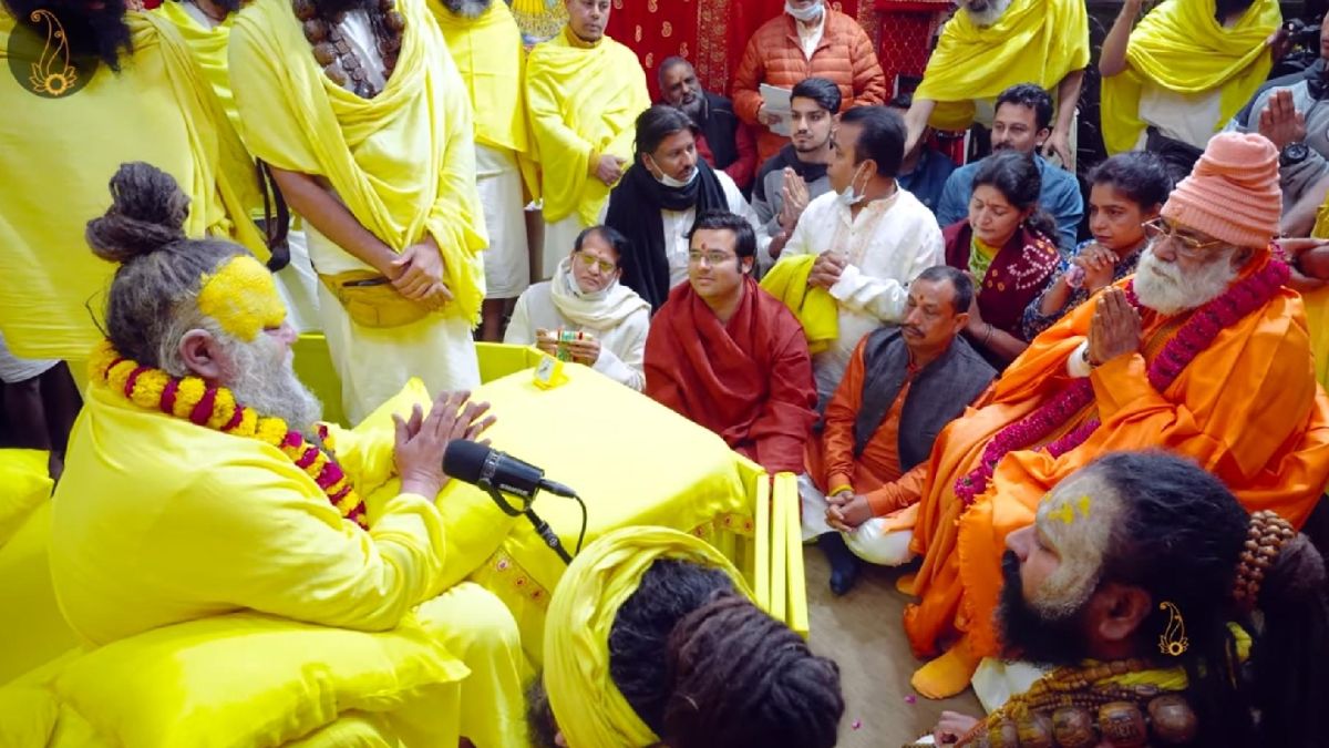 saint premanand maharaj vrindavan brahmarshi kumar swami arrived to meet saint premananda