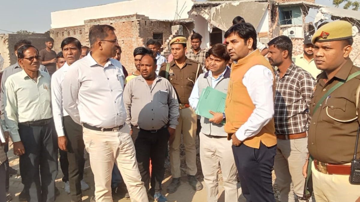 dm dharmendra pratap singh inspected rouli bauri village and asked to clear the area and construct a boundary wall for the crematorium
