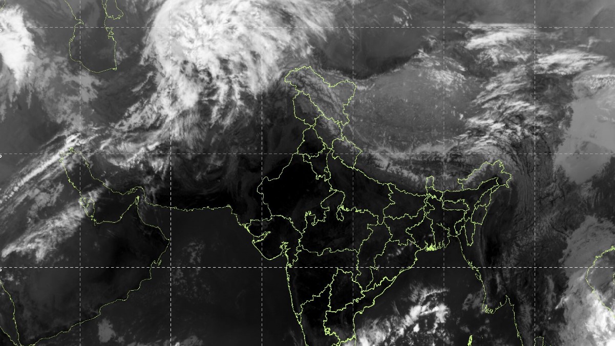 varanasi weather mercury drops to 10 degrees snowfall impact