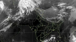 पहाड़ों पर पश्चिमी विक्षोभ का असर हुआ तो मैदानी क्षेत्रों में भी पारा कम होगा।