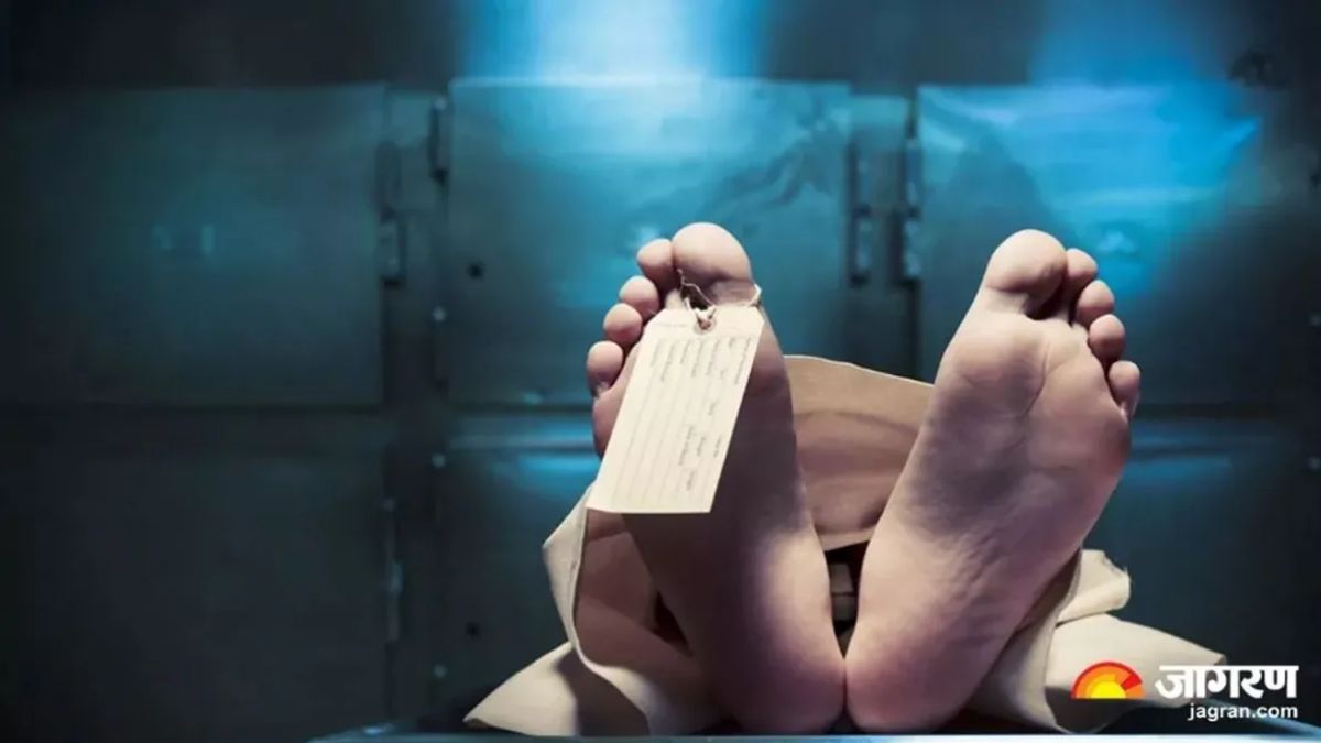 karnataka man arrested while transporting wifes body in car