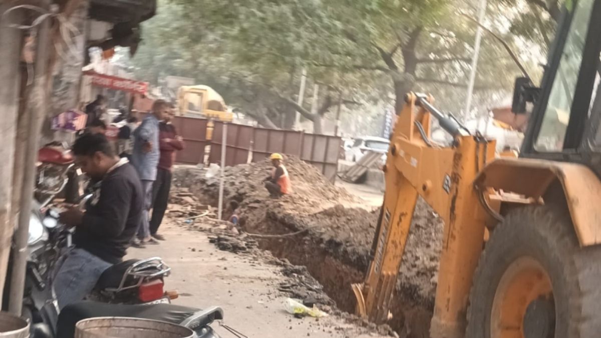 agra delhi gaterajamandi road widening easier access to railway station
