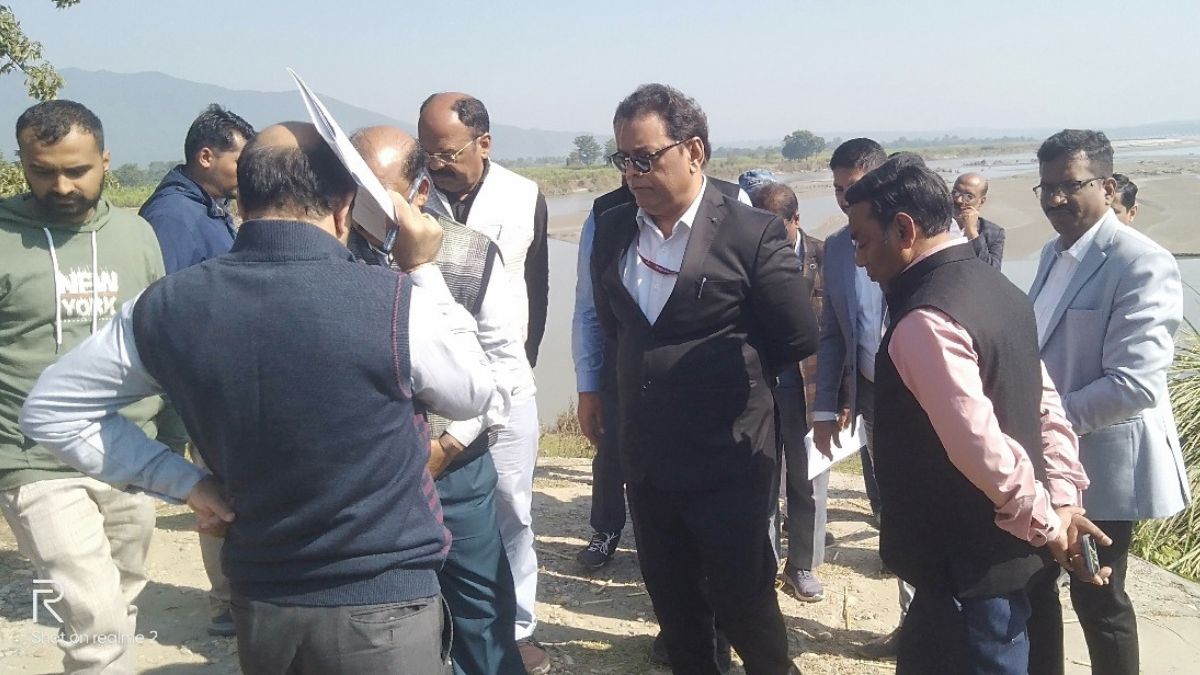 teams of engineers from india and nepal arrived to assess the damage caused by the floods