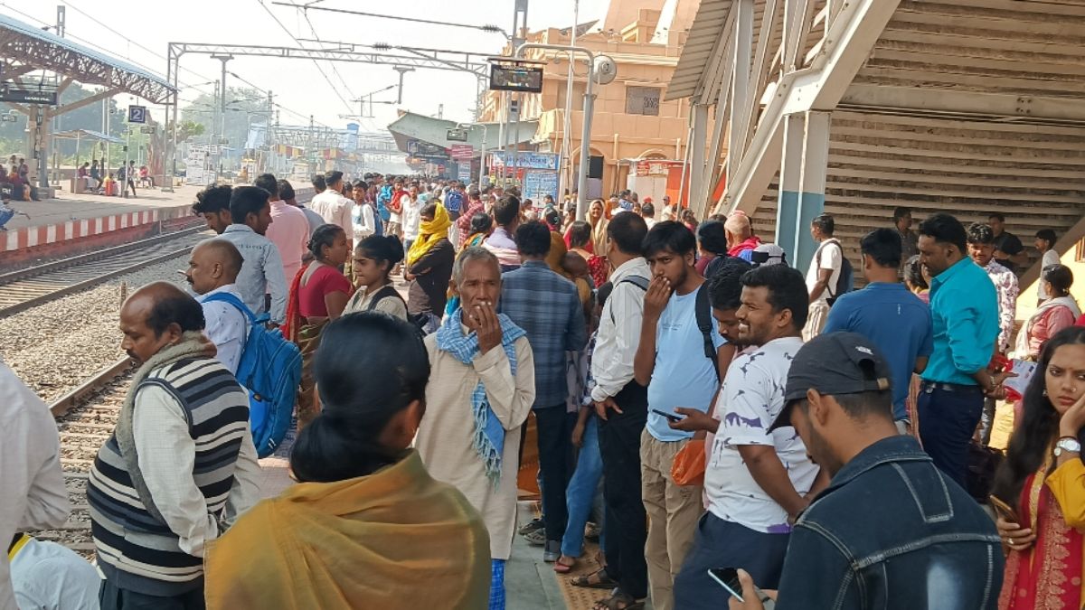bhagalpur news passenger rush due to ticket unavailability