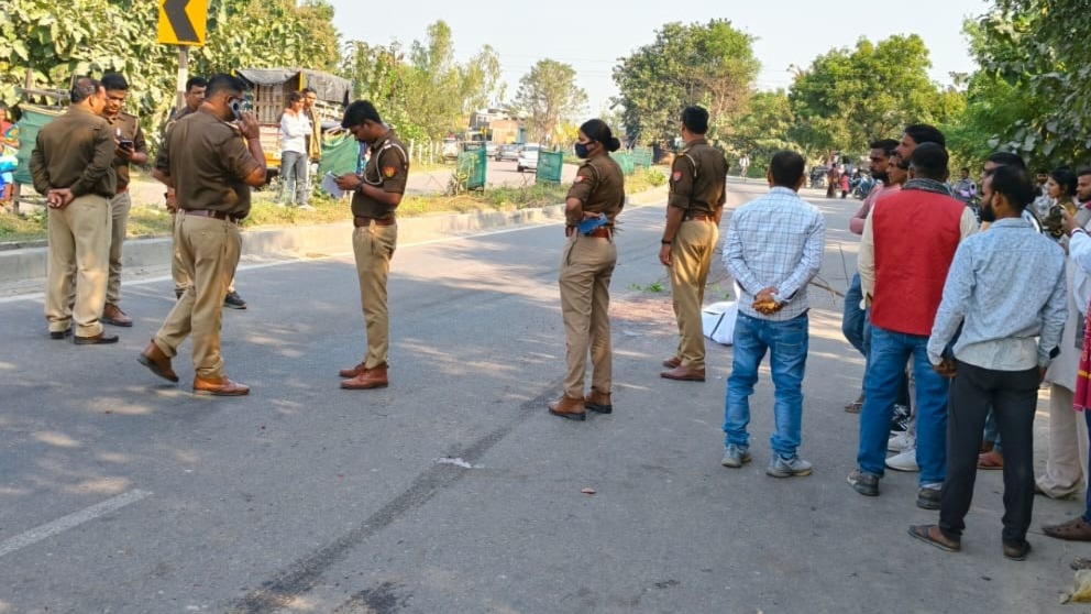 dumper drags woman 500 meters kills her gonda accident