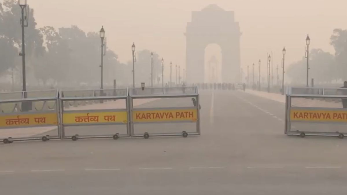 delhi pollution toxic smog envelops delhincr aqi exceeds 400