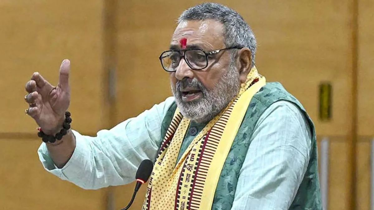 giriraj singh attacks lalu family in rohini acharya case