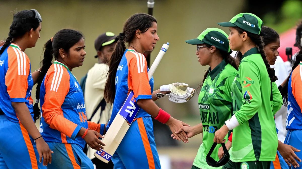 india pakistan players shake hands during blind women t20 tournament