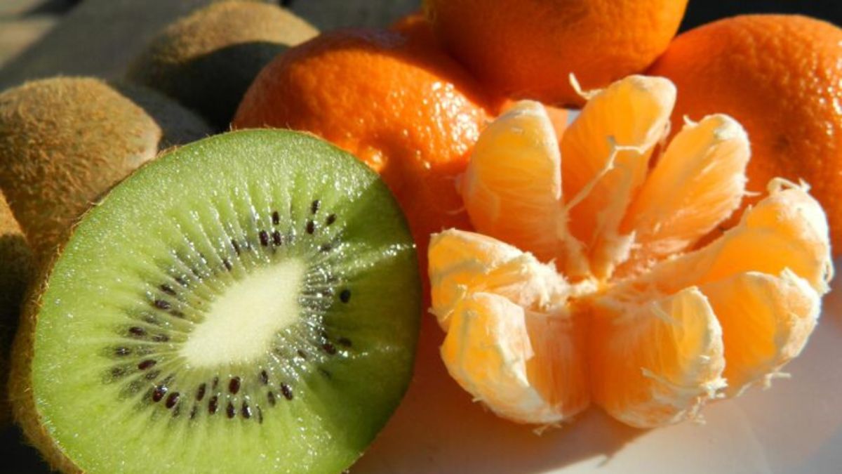 kiwi vs orange which has more vitamin c and boosts immunity