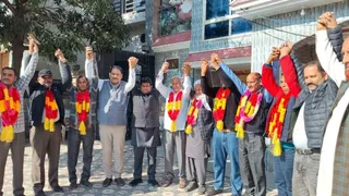 राजौरी में कई भाजपा कार्यकर्ताओं ने थामा कांग्रेस का दामन। फोटो जागरण