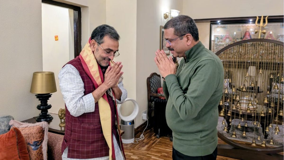 bihar government formation jitan ram manjhi upendra kushwaha meet dharmendra pradhan