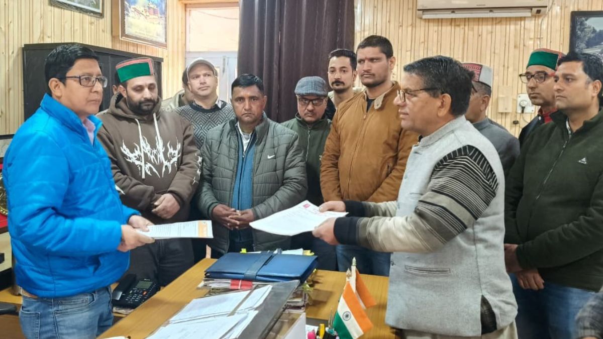 vishav hindu parishad protest in shimla against chamba dispute and comments on hindu devtas