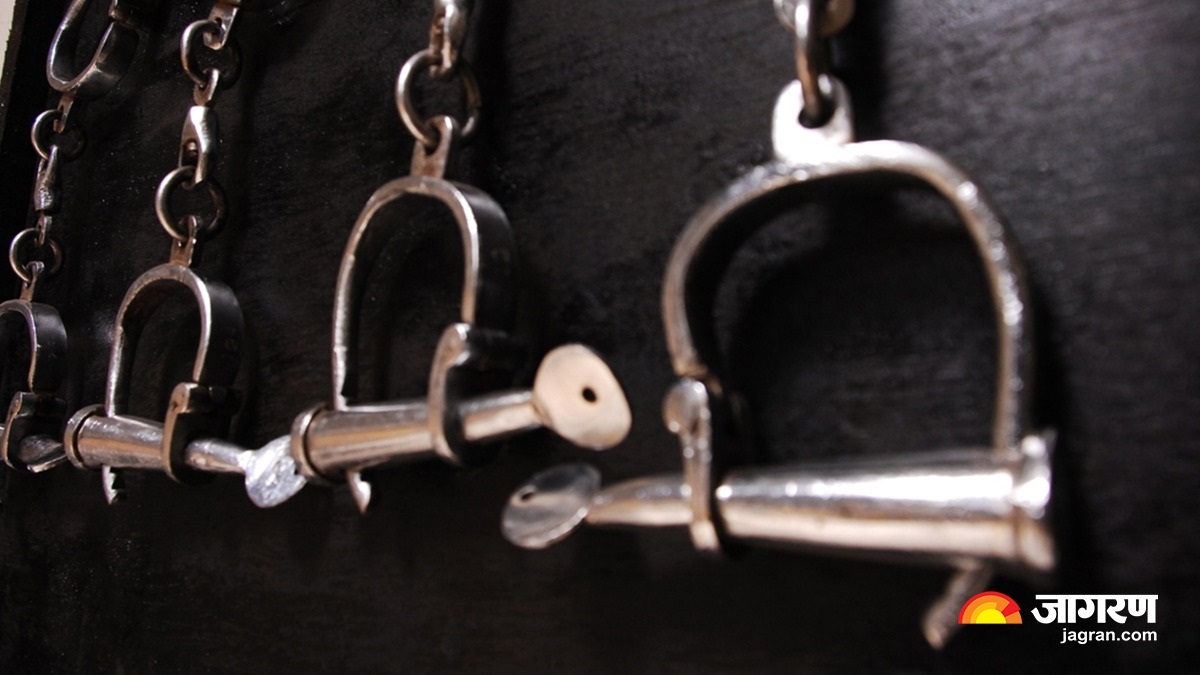 theft case solved in six days police arrest thief in ghughli