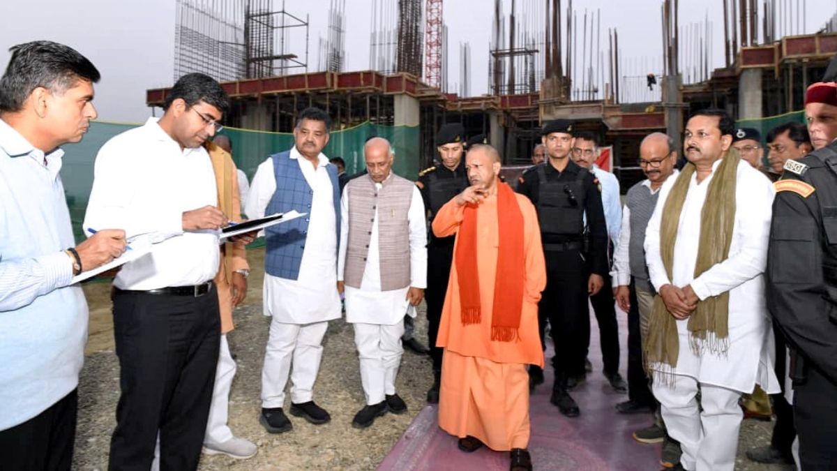 yogi adityanath reviews up ssf construction in gorakhpur