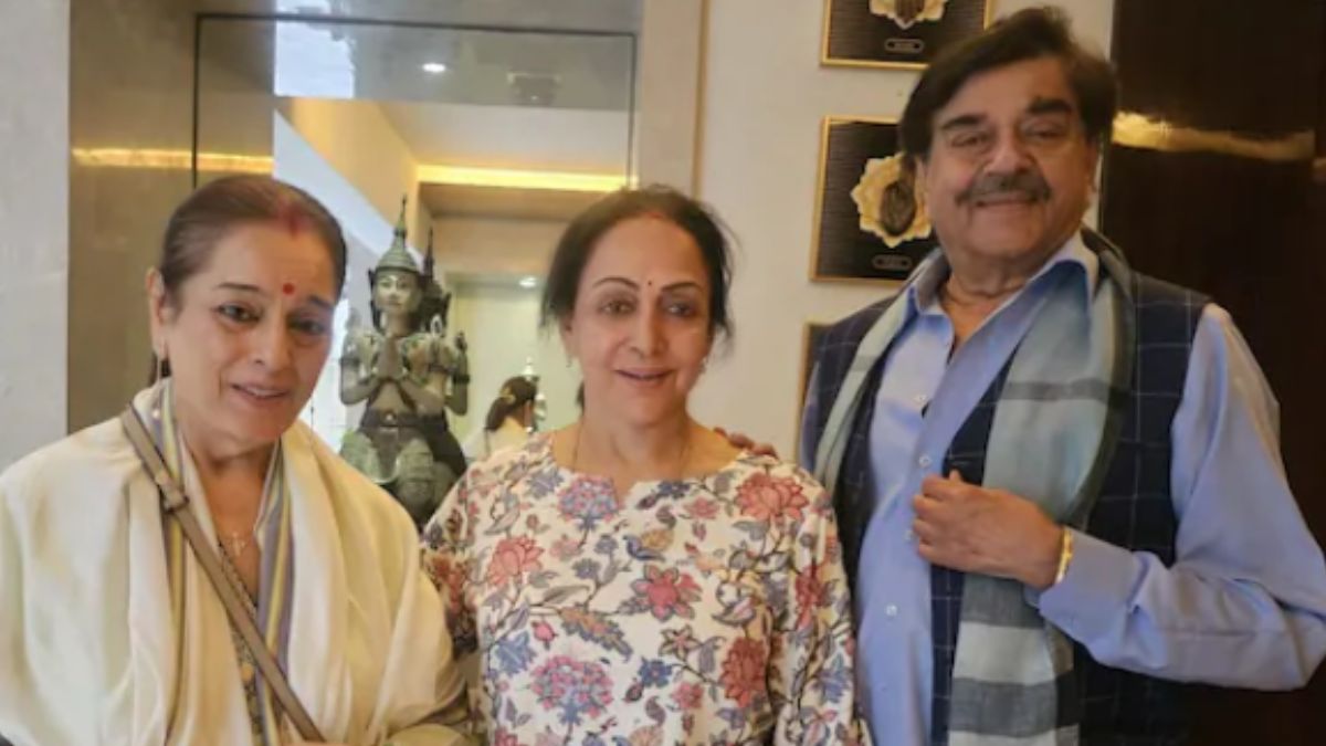 shatrughan sinha meets family friend hema malini after dharmendra discharged from hospital