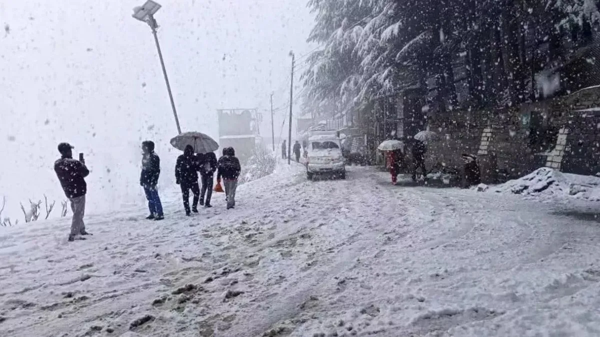 Himachal Weather: मंडी-सिरमौर में 16 दिनों में नहीं बरसी एक बूंद, बाकी जिले भी सूखे; तेज धूप के बाद भी गिरा तापमान

