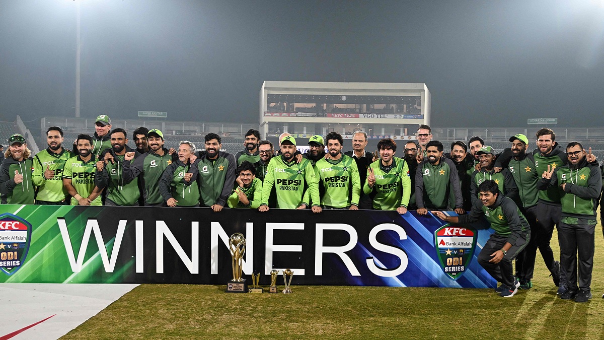 pakistan beat sri lanka by 6 wickets in 3rd odi and clean sweep shaheen shah afridi kusal mendis