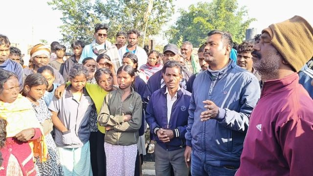 चान्हो के लुरूंगी में हाथी को भगाना पड़ा युवक को महंगा, पटक कर ले ली जान; ग्रामीणों ने किया सड़क जाम

