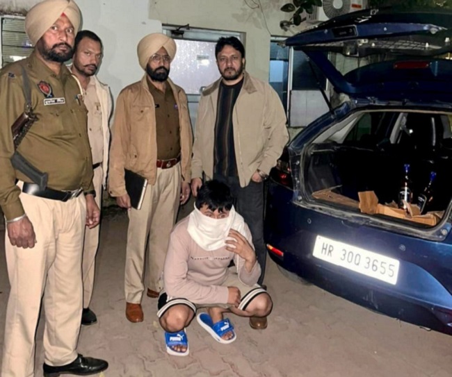 zirakpur raid illegal chandigarh liquor seized one arrested