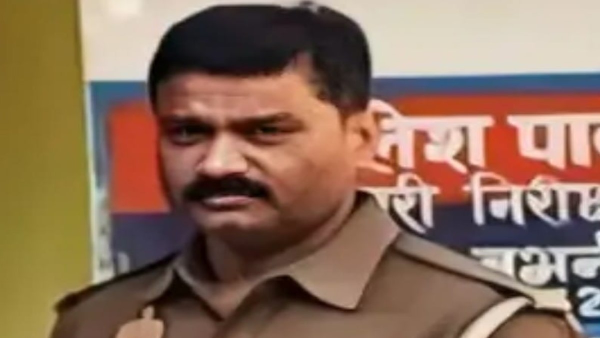 head constable dies of heart attack while playing badminton in sonbhadra