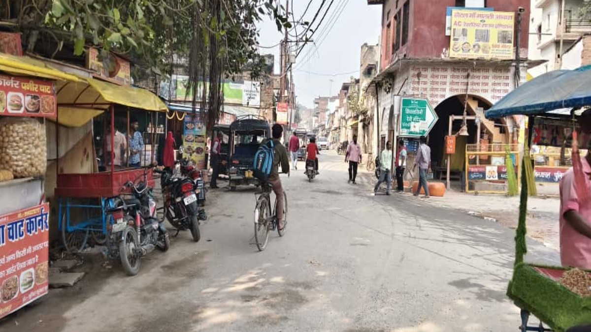 vindhyachal road damage impact on pilgrims and local businesses