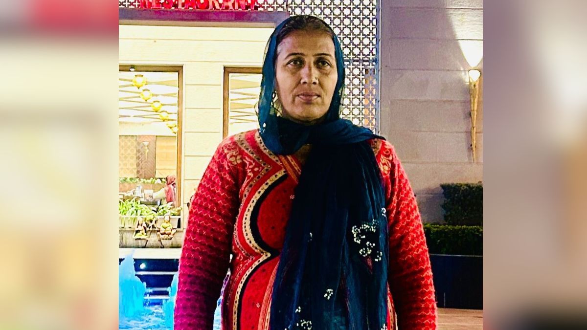 woman dies in bullock cart accident in meerut village