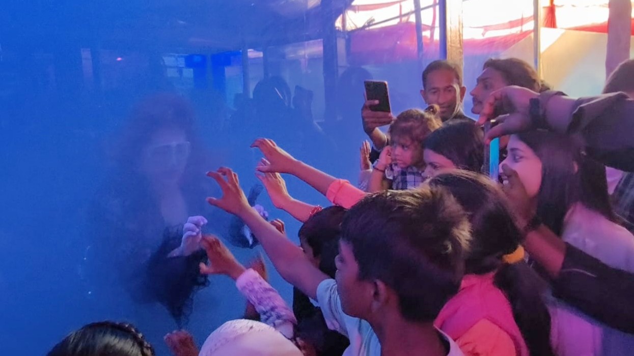 dadri mela foreign mermaid show attracts huge crowds in ballia