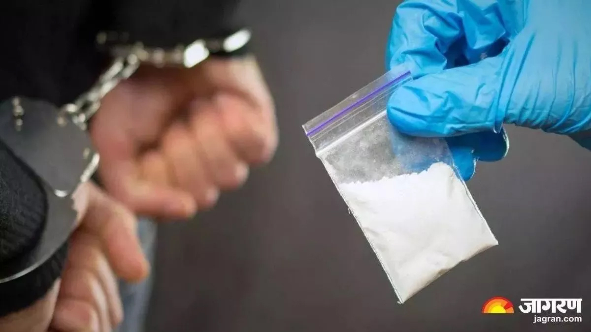 jammu kashmir police arrests 5 drug smugglers