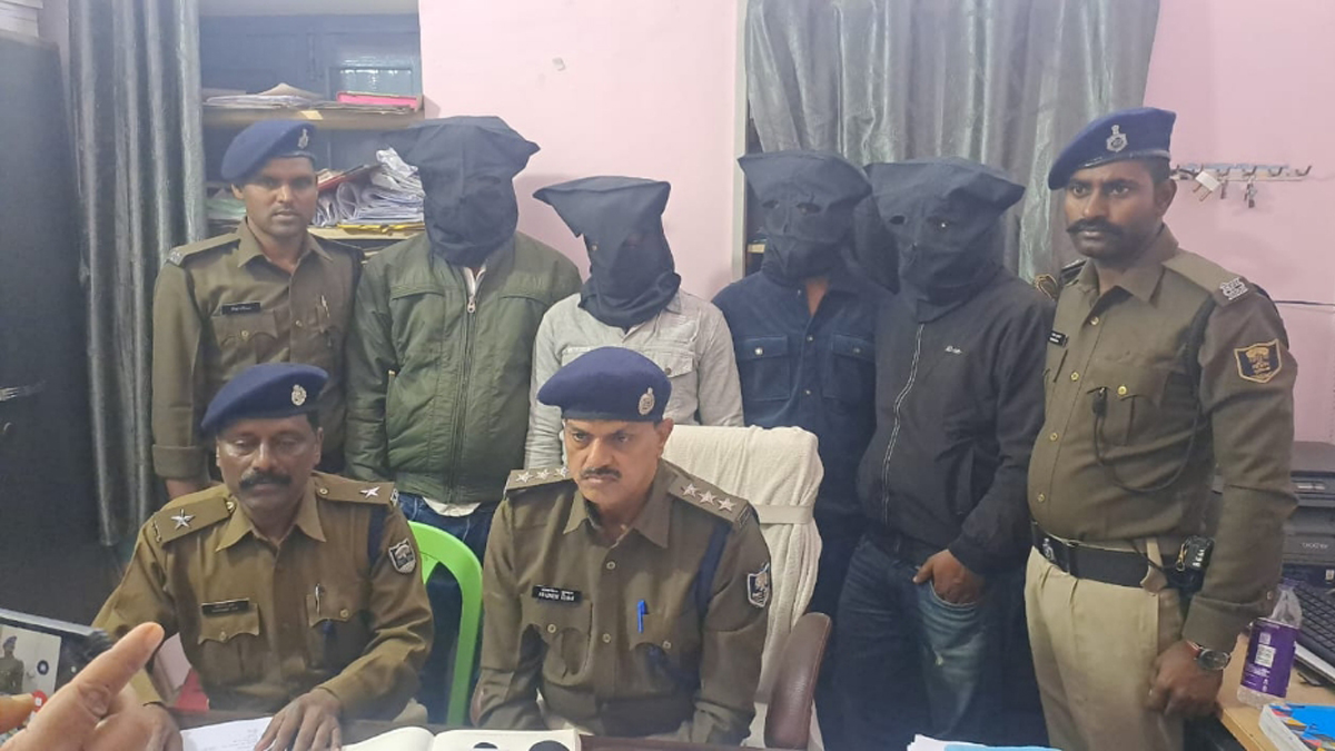 patna hotel incident girl harassed four arrested