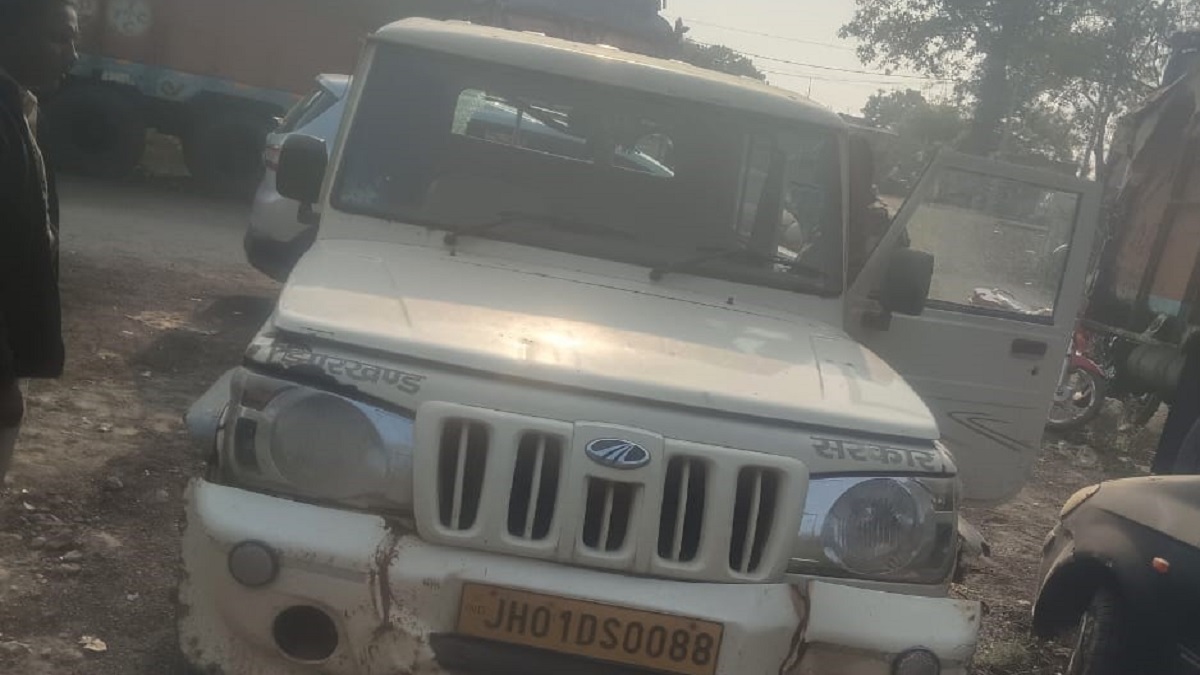 jharkhand crime mob attacks excise team over child theft rumors