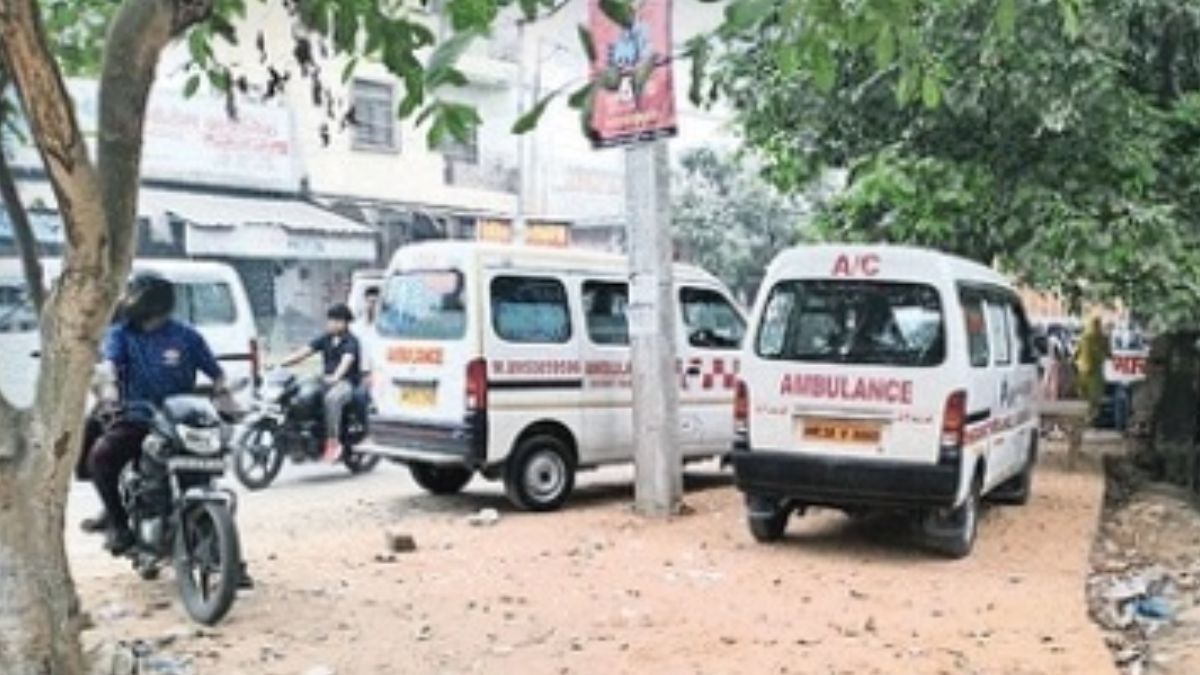 palwal hospital action private ambulances fined for illegal parking