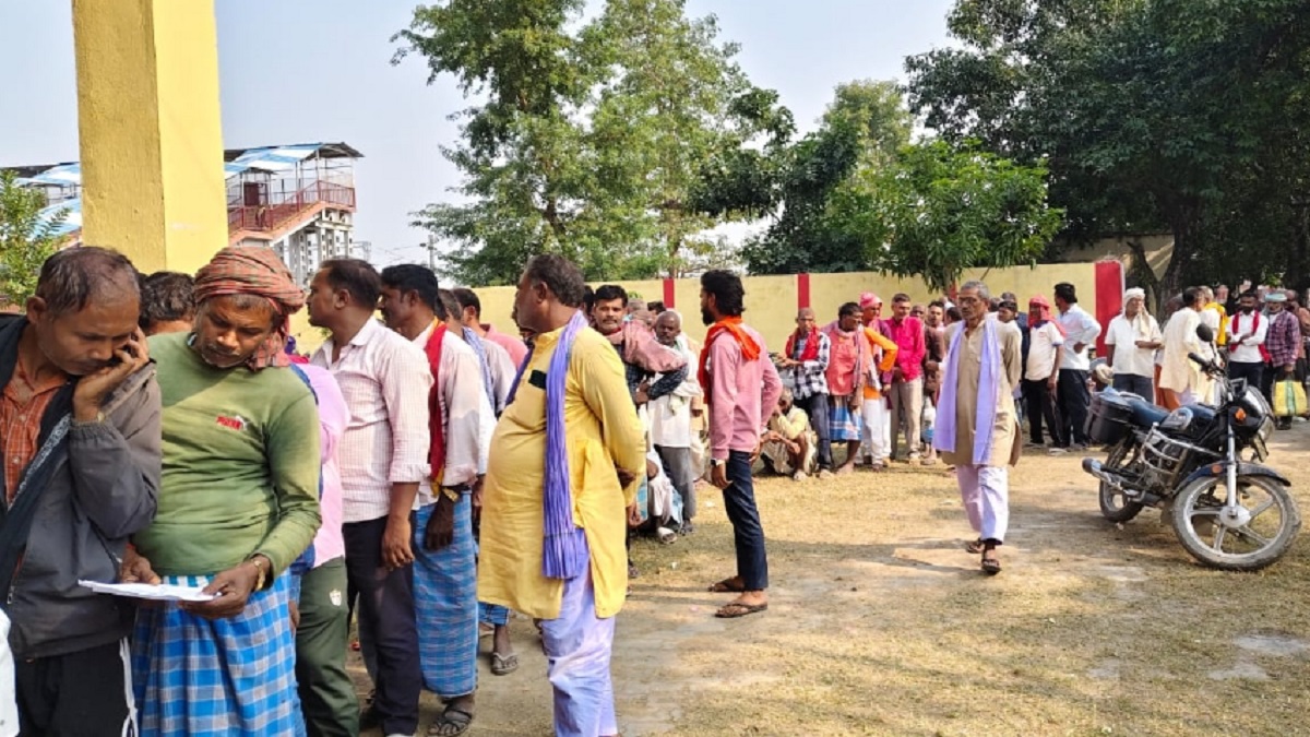 biometric verification slowed seed distribution in west champaran majhauliya block sparking a protest by farmers