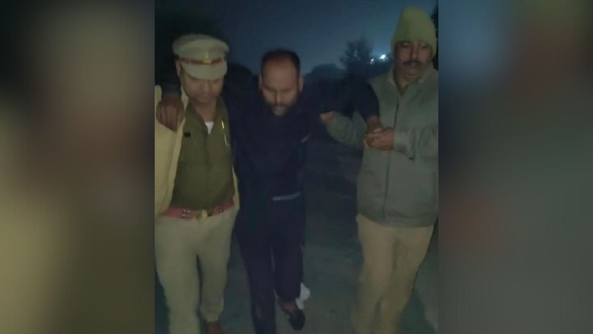 azamgarh encounter two notorious criminals arrested