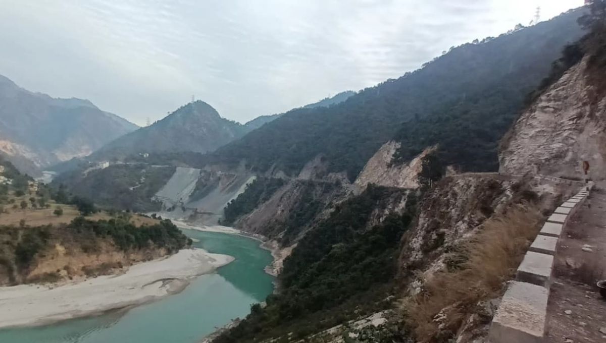 badrinath highway landslides 32 new zones emerge after heavy rains
