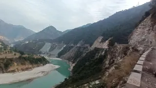 ऋषिकेश-बदरीनाथ हाइवे पर नरकोटा के समीप नए उपजे भूस्खलन जोन। जागरण।