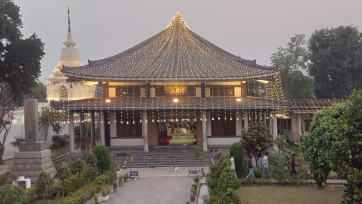 kashi celebrates japanese tradition oeshiki festival at buddhist temple