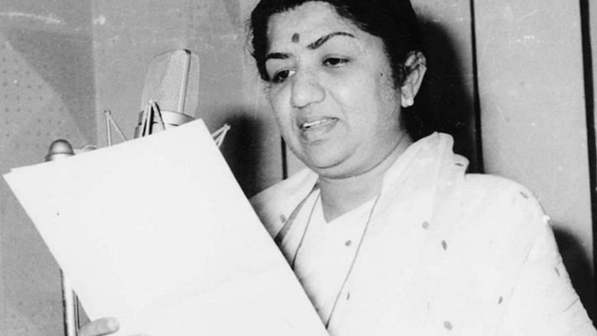 kamal barot and lata mangeshkar song hansta hua noorani chehra from parasmani film